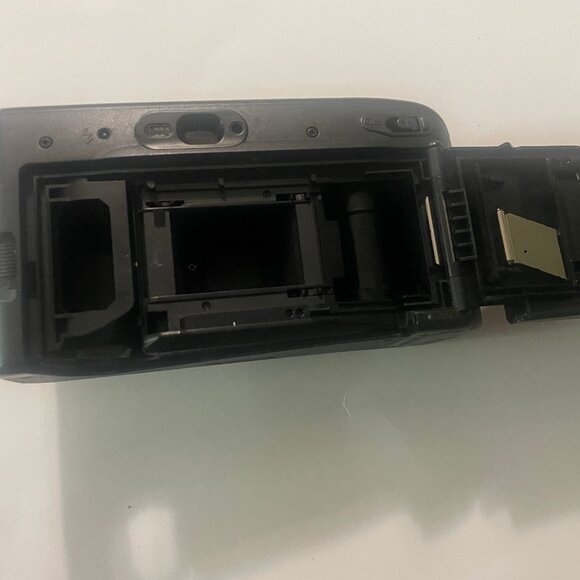 Fuji DL-25 Plus Point & Shoot Camera - Picture 5 of 7